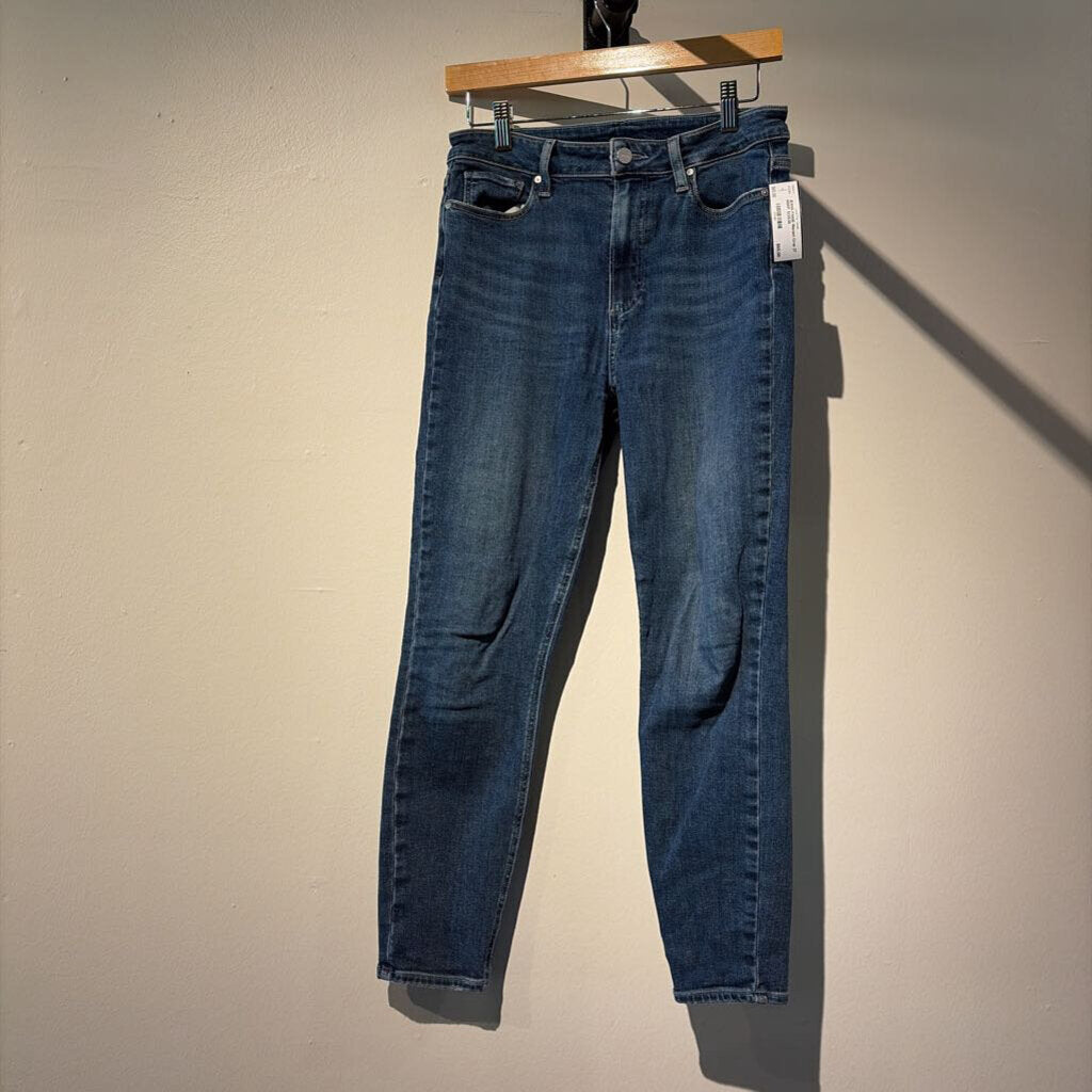 Margot Crop